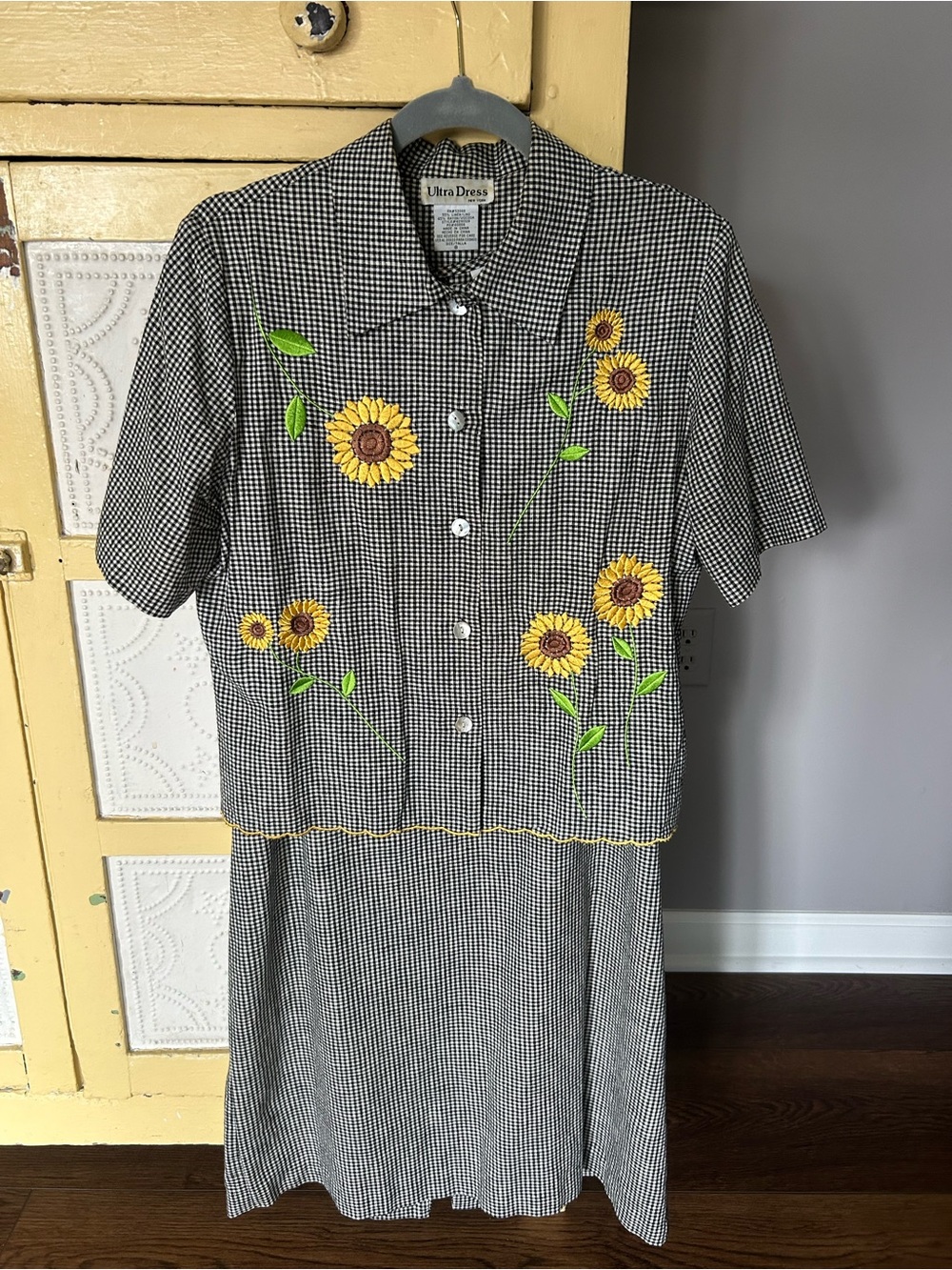 Vintage 1990’s Gingham Sunflower Dress & Jacket. Size 8. Linen Blend.